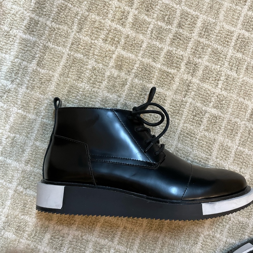 UnitedNude limited edition unisex booties